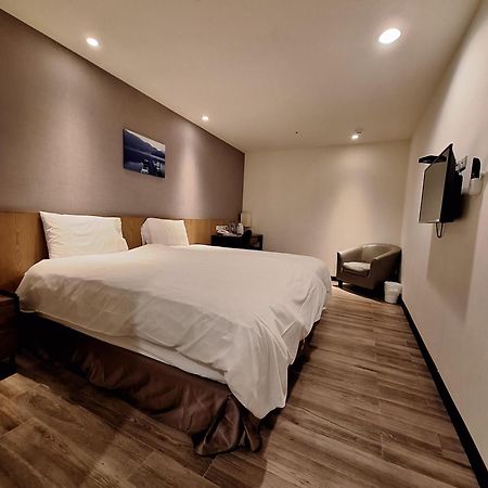 Honest & Warm Hotel Taoyuan Eksteriør billede