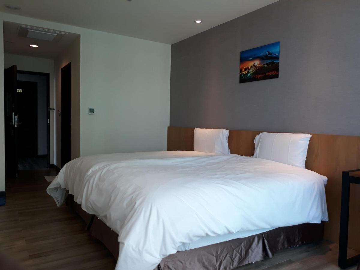 Honest & Warm Hotel Taoyuan Eksteriør billede