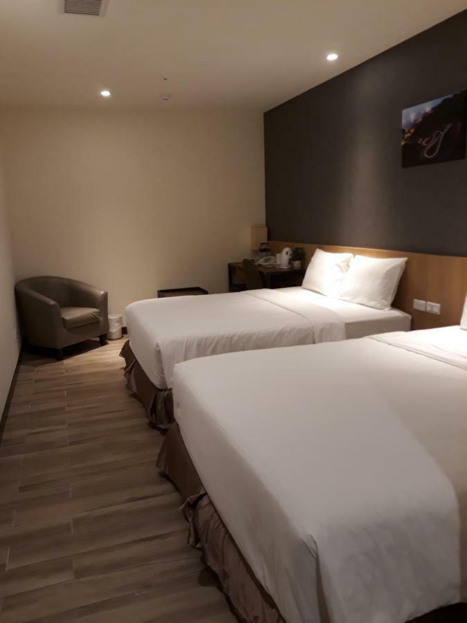 Honest & Warm Hotel Taoyuan Eksteriør billede